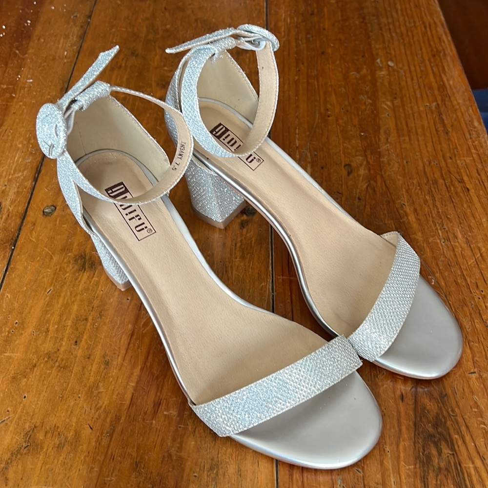 Dress shoes